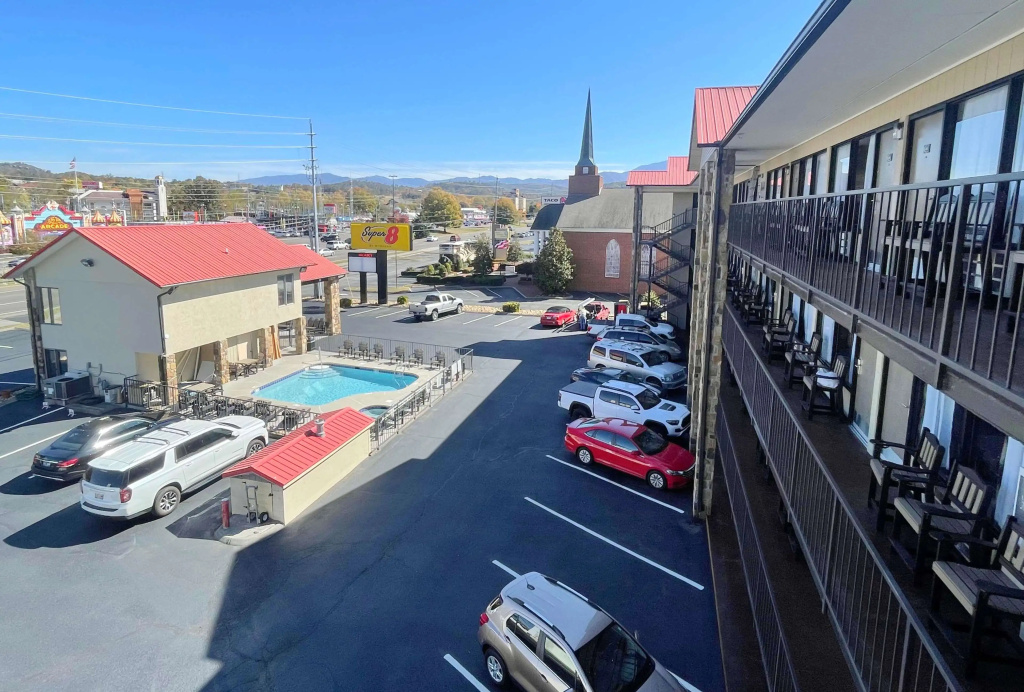 Super 8 by Wyndham Pigeon Forge Downtown