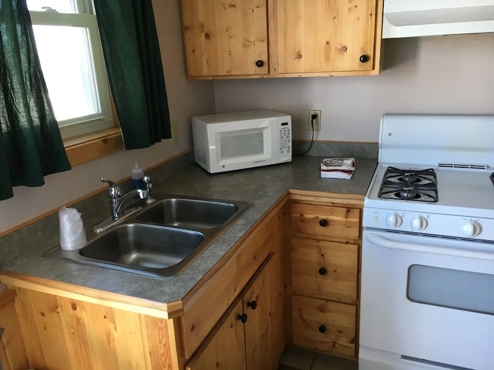 Tenderfoot Cabins & Motel