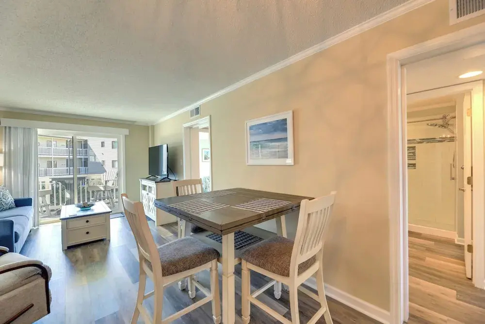 Emerald Isle Vacation Rental w/ Resort Pool!