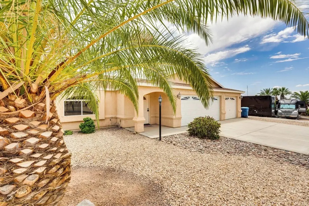 4 Mi to Lake Access: Home w/ Lake & Mtn Views!