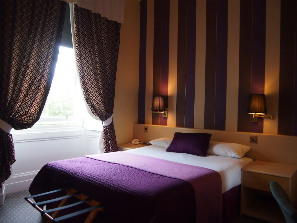 Отель Edinburgh Thistle