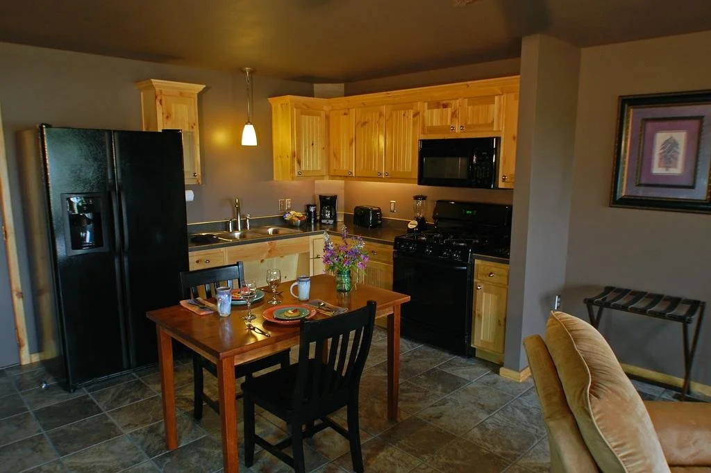 Beaver Lakefront Cabins - Couples Only Getaways