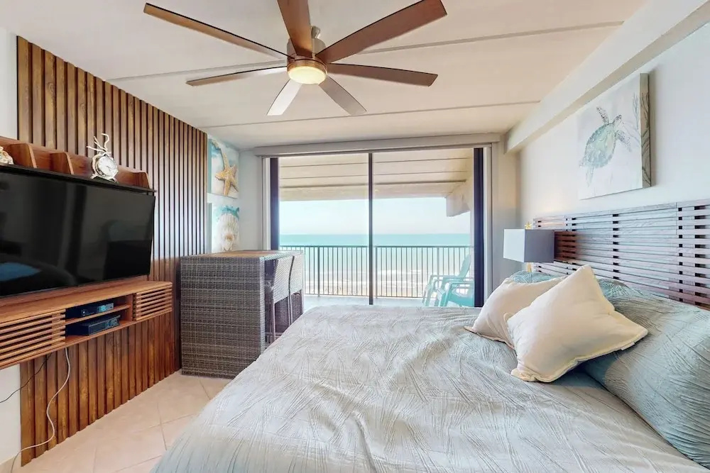 Beachfront 2BR on 10th Fl: Suntide III - Unit 1004
