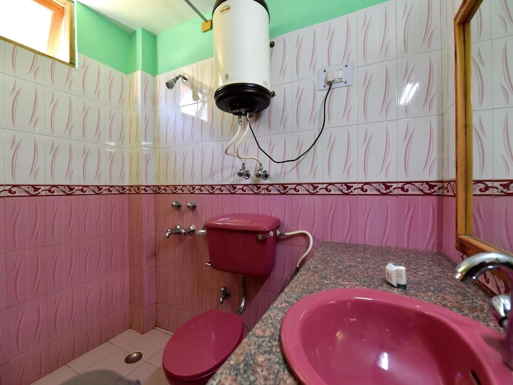 Anjum Homestay and Cafe by OYO Rooms