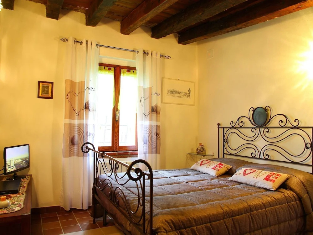 In a Beautiful Property with Pool And Views of the Hills of the Val di Chiana