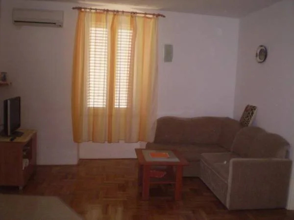 Villa kameni Cvit