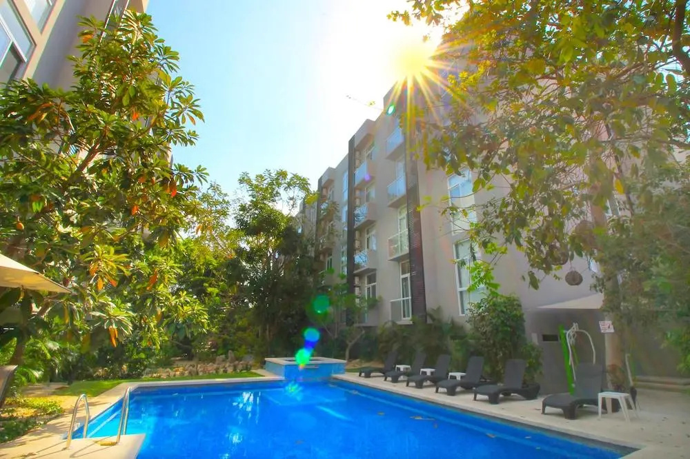 Riviera Towers 2BR & Pool