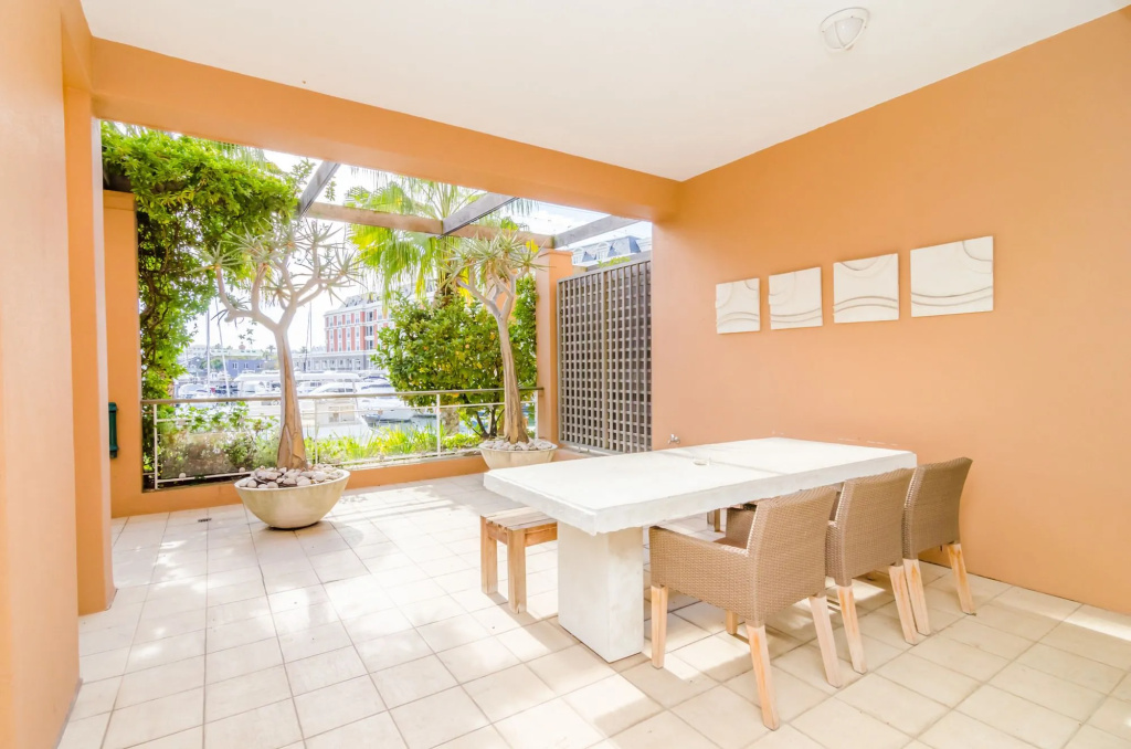 Mountain Marina Luxury Apartments
