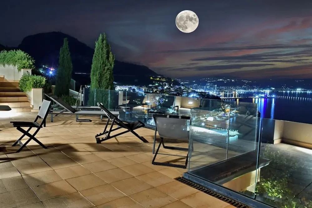 Mira Suite