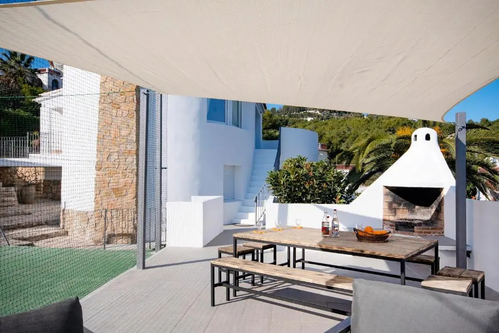 Sara 10 - free WIFI, chill-out, private pool, private tennis court - by Holiday Rentals Villamar