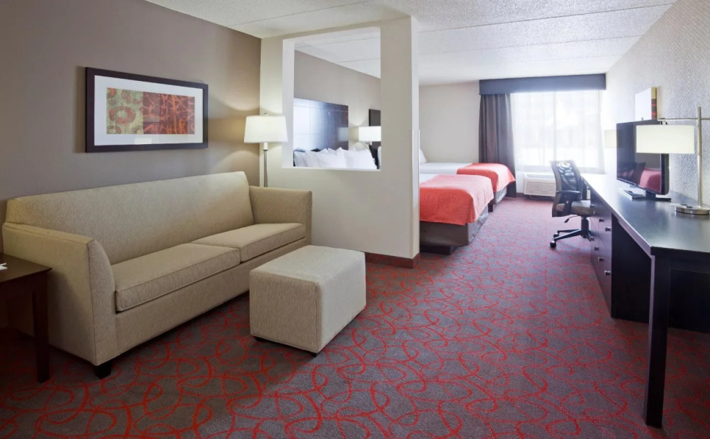 Holiday Inn Express & Suites Bloomington West by IHG