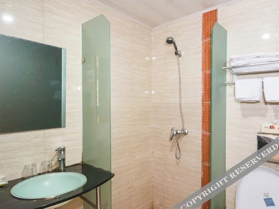 Yibai Business Hotel