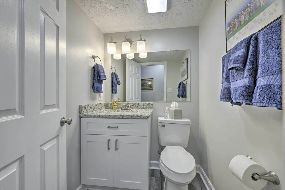 Charming Southern Pines Abode - Walk to Dtwn!