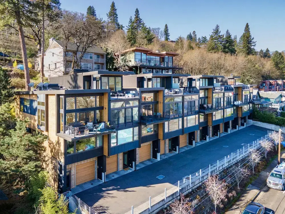 FOUR Condo with Columbia River Gorge View and Hot Tub by RedAwning
