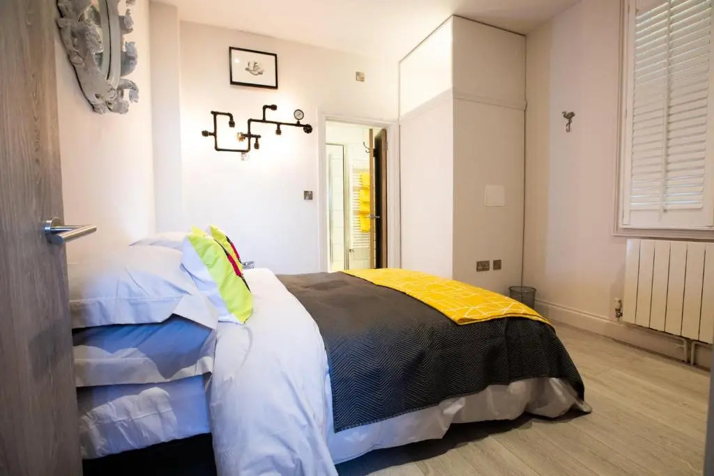 Nadler House 1 Bed Basement Apartment