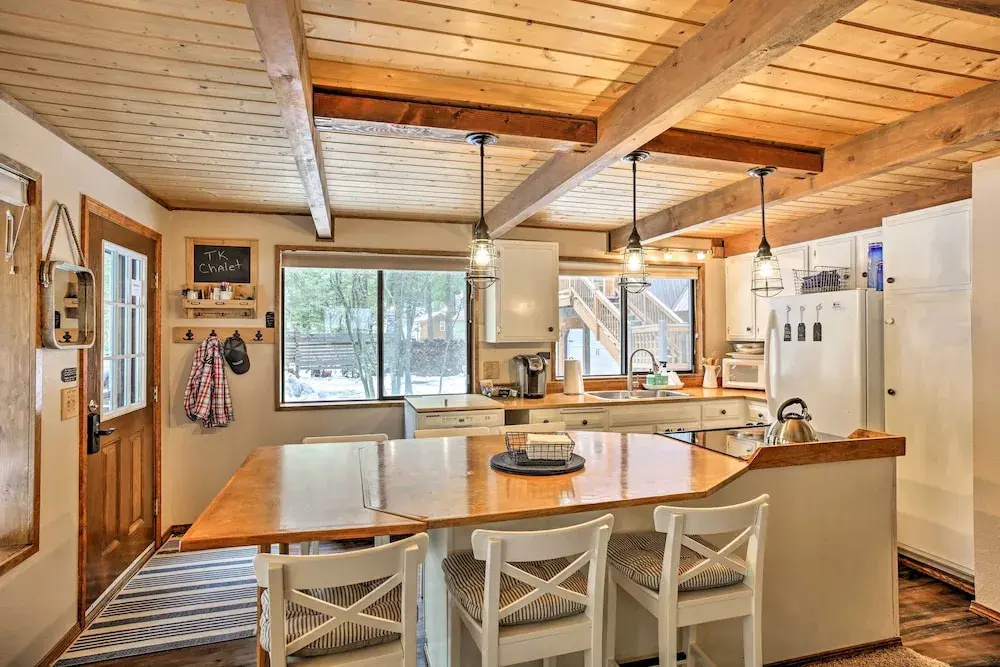 Mountain Chalet w/ Hot Tub by Cle Elum Lake!
