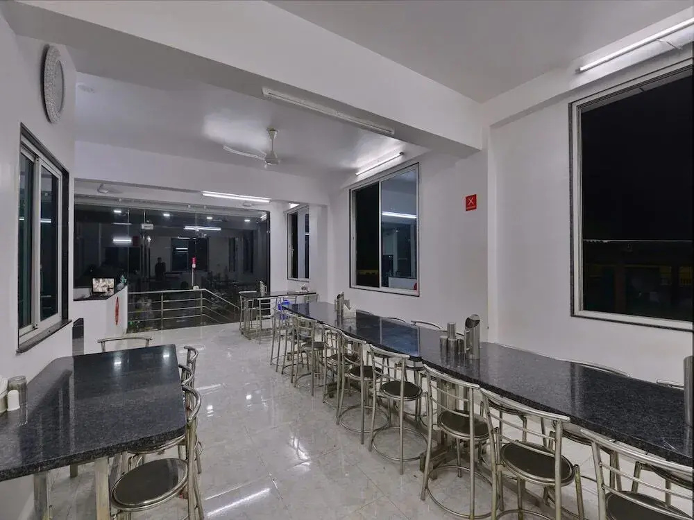 Hotel O Traveller Inn
