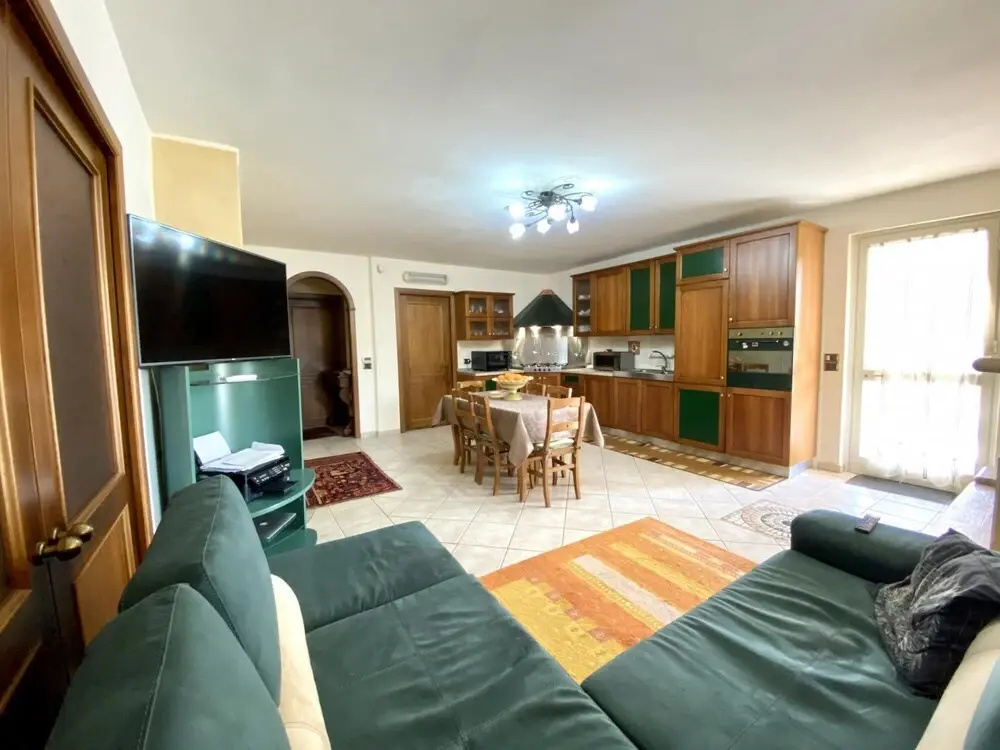 Villa Lilium With Private Pool 5 Bedrooms 10 pax 3 Bathrooms Parking