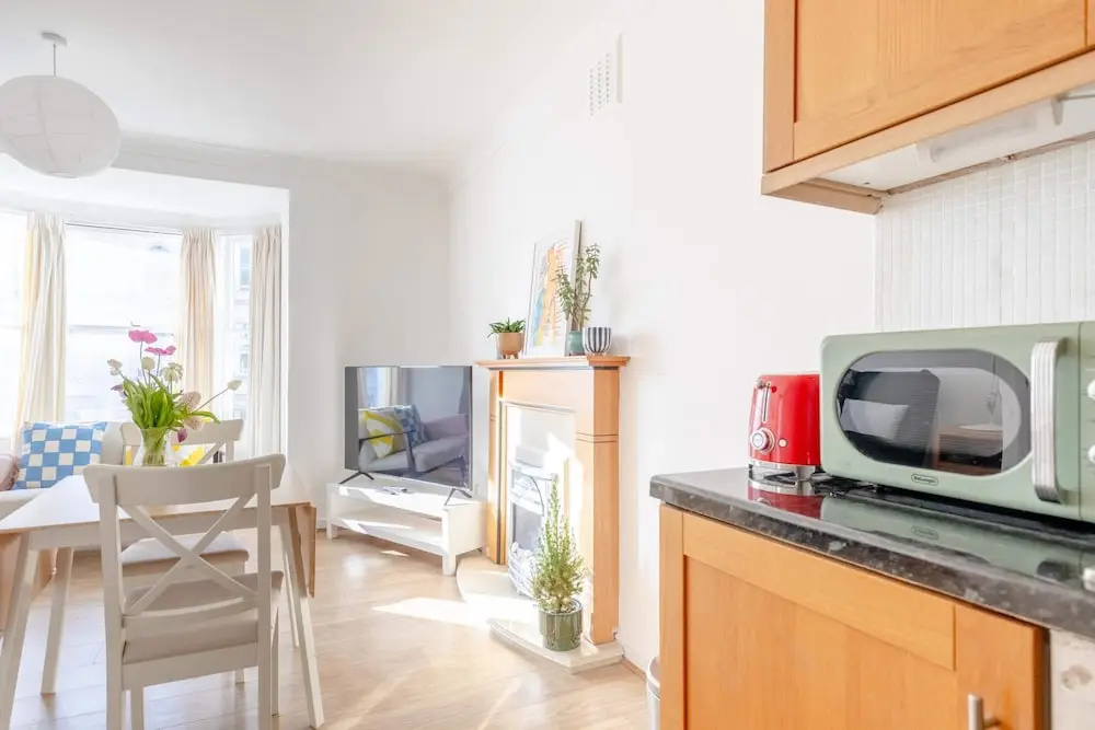 Spacious 1BD Flat 5 Mins to Paddington Station!