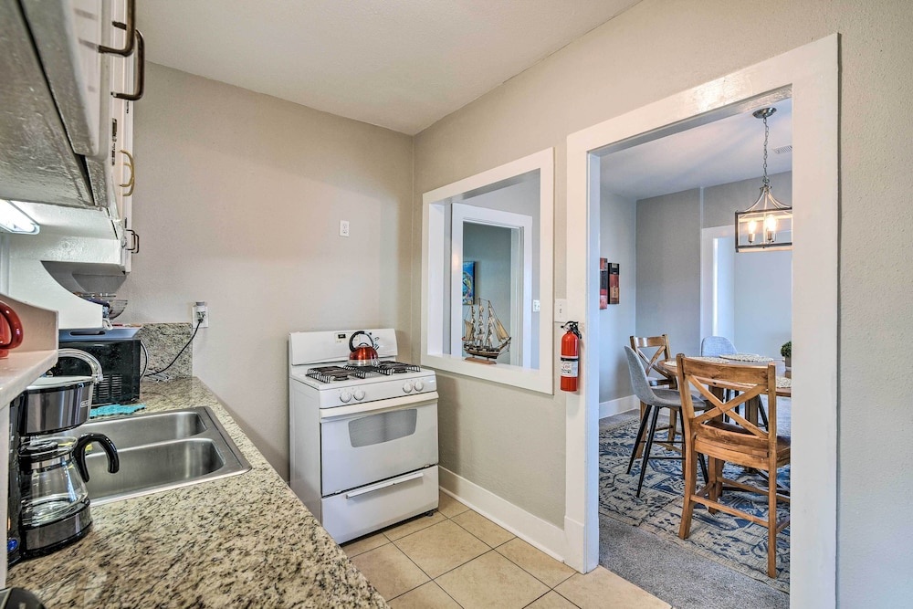 Walk to Beach: Galveston Home w/ Grill Near Pier!