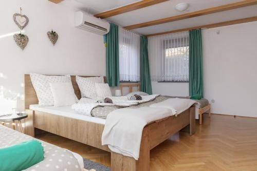 Resort pod orehi - Bled - Apartma & Glamping & Savna