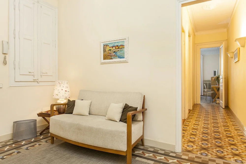 1402 - Elegant City Centre Apartment