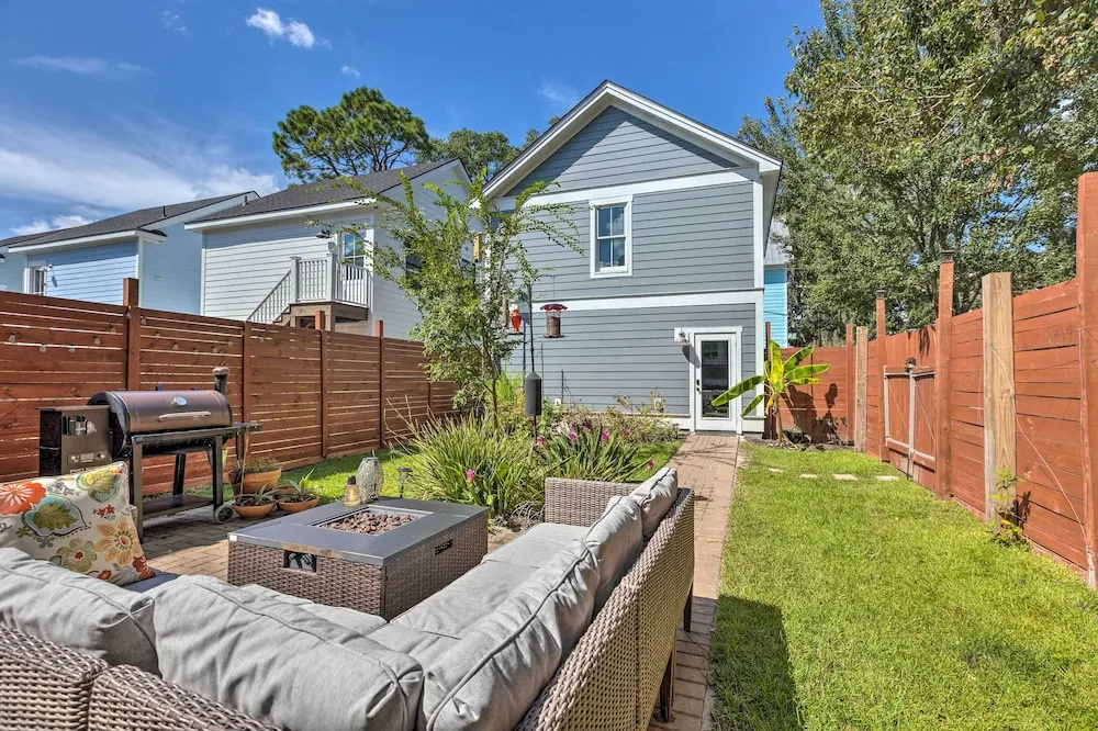 Updated Savannah Apartment - Walk to Forsyth Park!