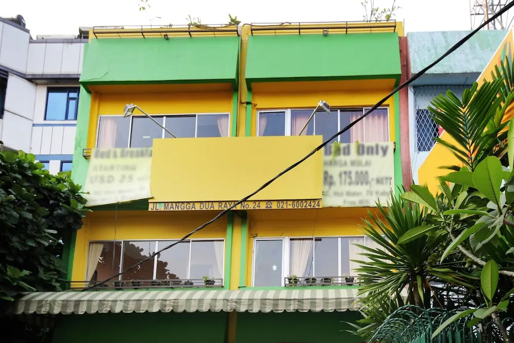 Airy Stasiun Jakarta Kota Mangga Dua Raya 24 Jakarta