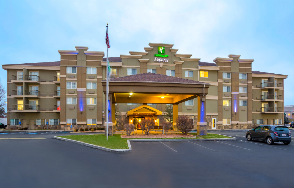 Holiday Inn Express Layton - I-15 by IHG