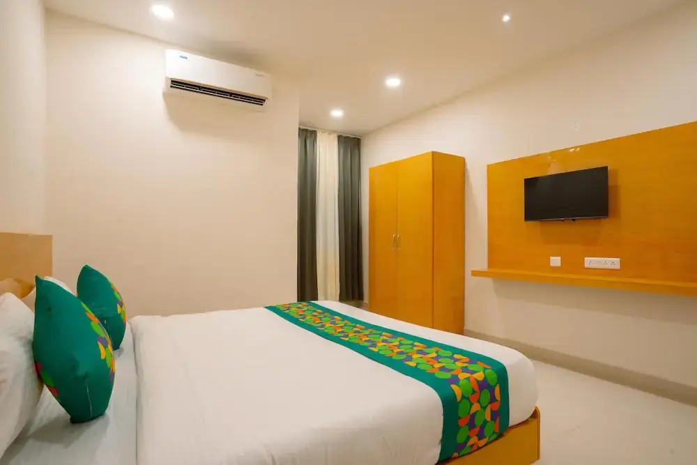 Treebo The Living Tree Khairatabad
