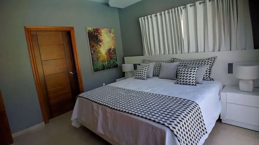 Modern & Private Tropical Villa in Gated Community Minutes From the Beach