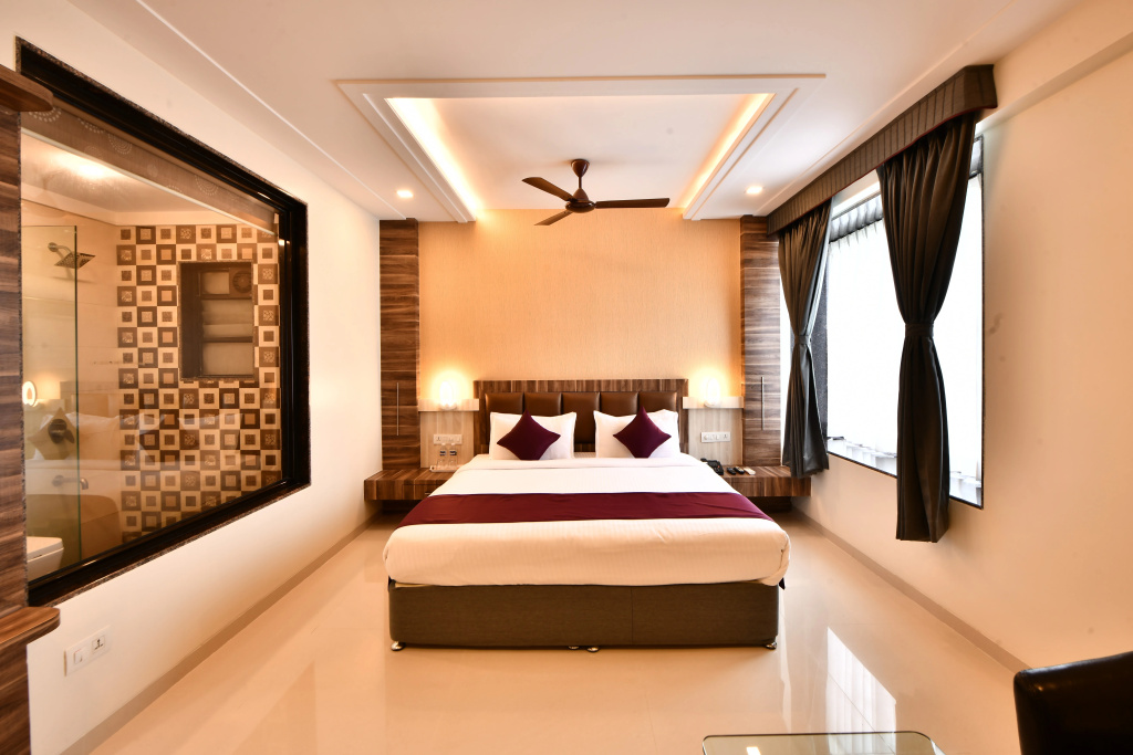 Click Hotel Sagar Plaza Chakan, Pune