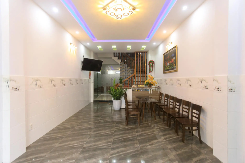 OYO 1068 Fussa Hostel and Apartment