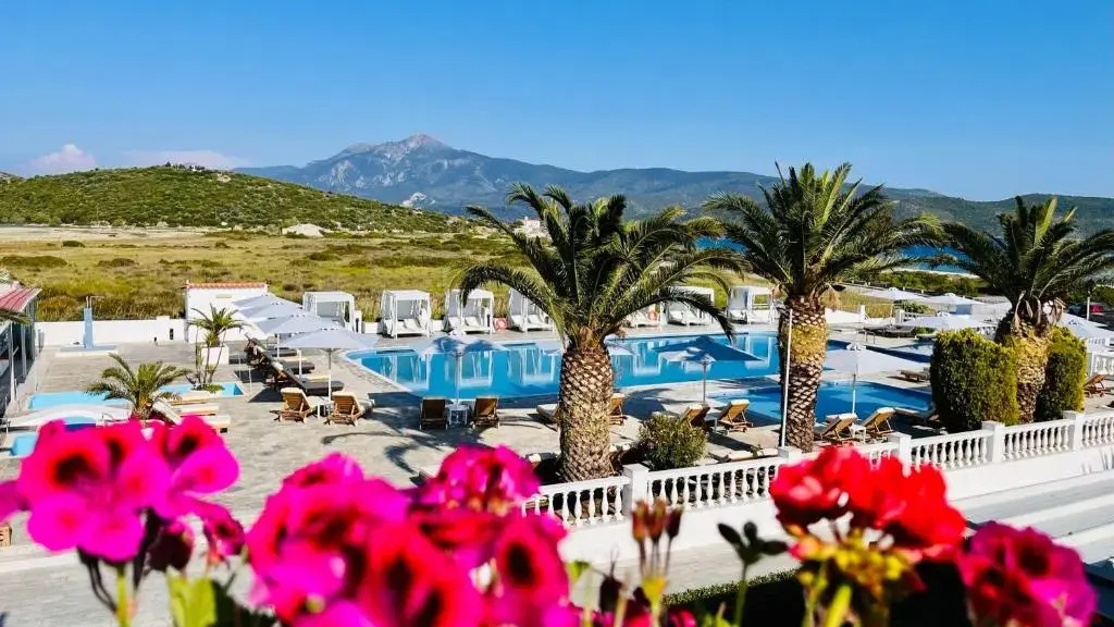 Sirenes Beach Resort