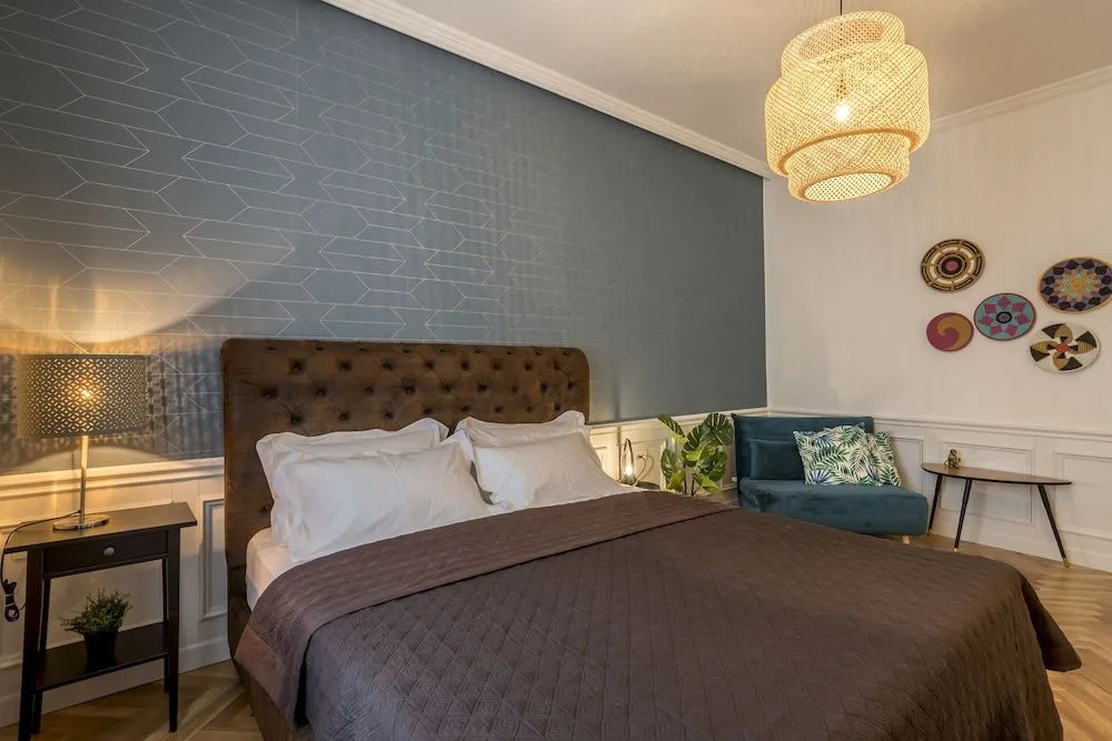 Evala luxury rooms with pool and garden