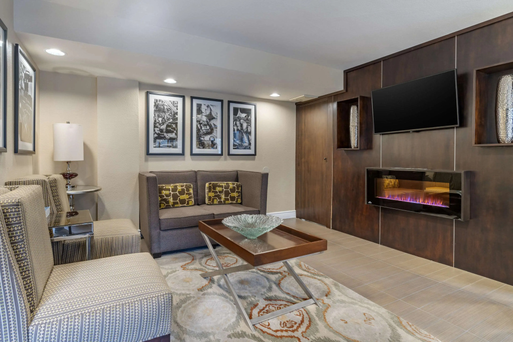 Best Western Carmel's Town House Lodge