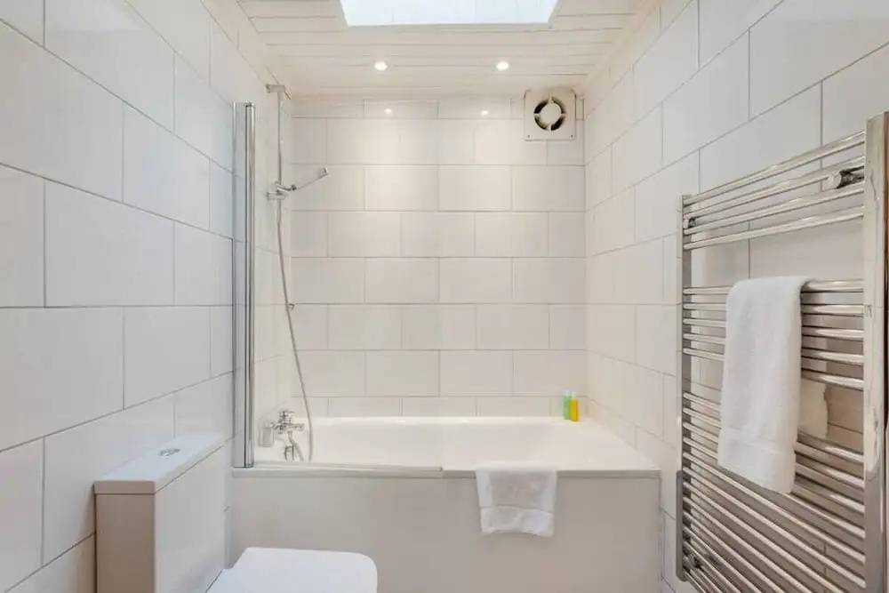Spacious, Bright 3 Bed in South Kensington