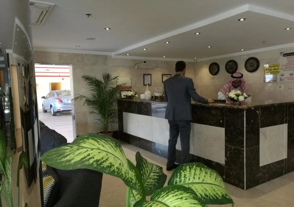 Al Ezzah Palace Hotel Suites
