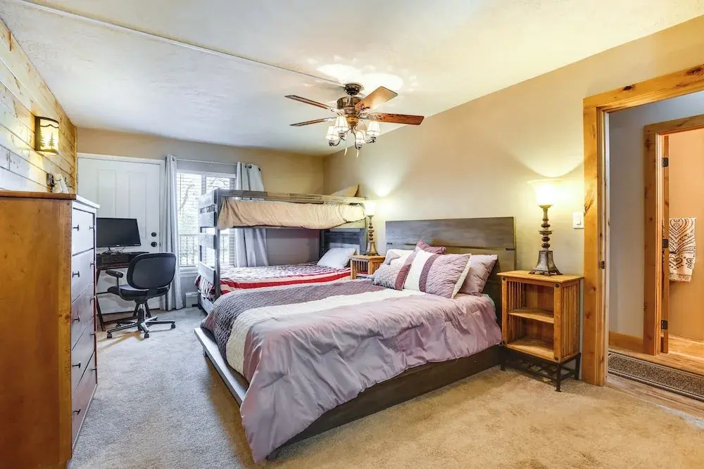 1 Mi to Marina: Frisco Condo w/ Mtn-view Balcony!