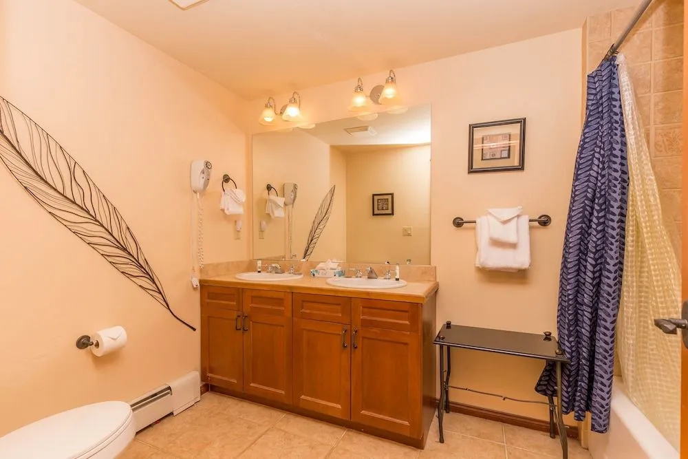 Oro Grande #206 - 2 Br Condo