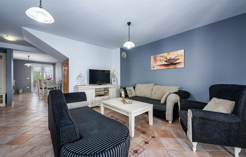 Nice Home in Lovrecica With Wifi and 3 Bedrooms