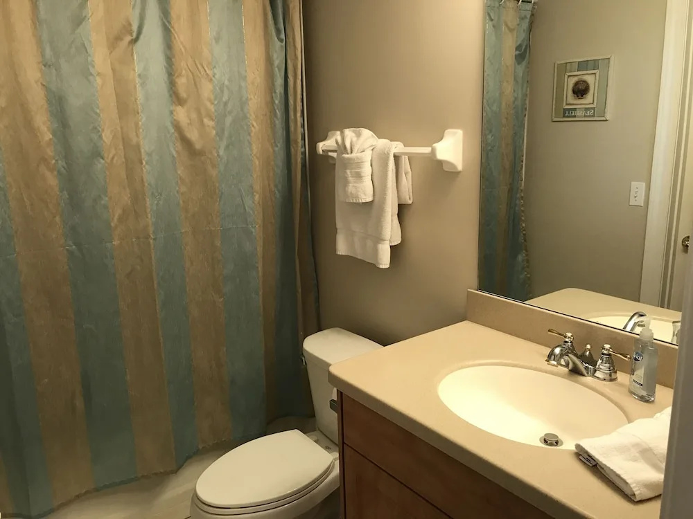 Dimucci TT 708 3 Bedrooms 3 Bathrooms Condo by Redawning