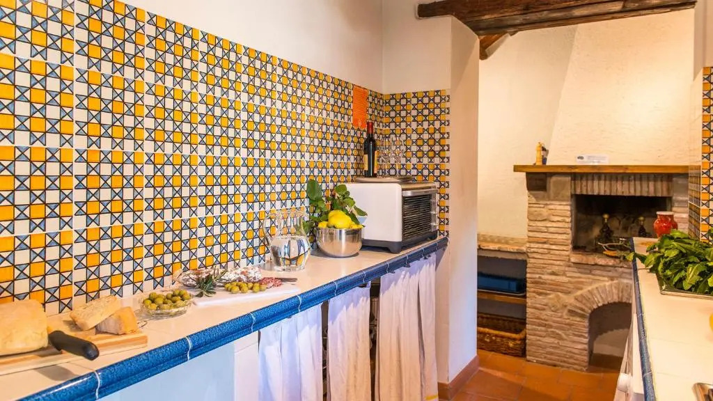 Casa Torrione 14, Emma Villas