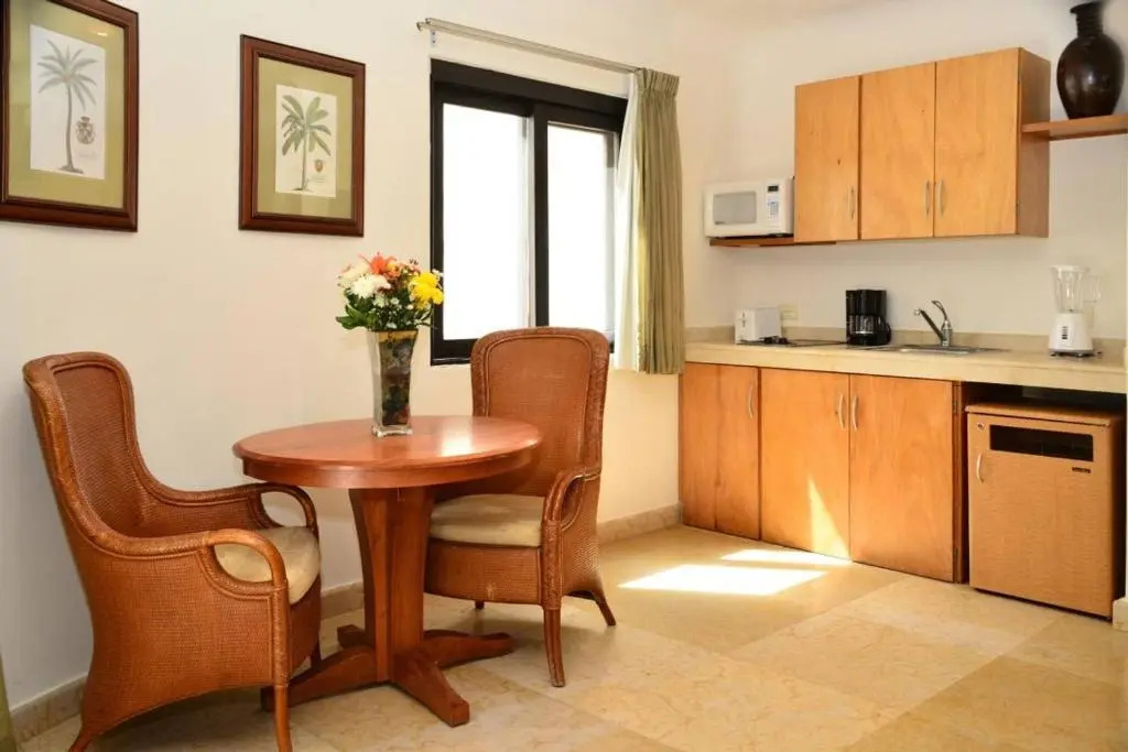 3 Bedroom Suite in DT Playa del Carmen with Pool!