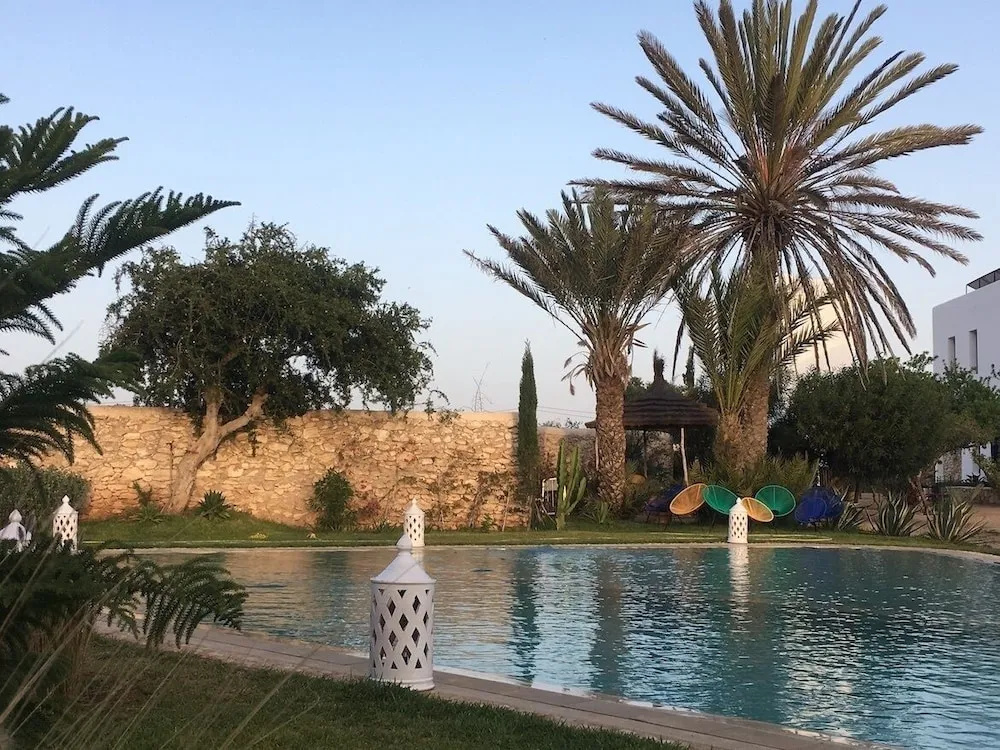 Guest House 12 People, 5 Bedrooms, Overnight or Full Rental