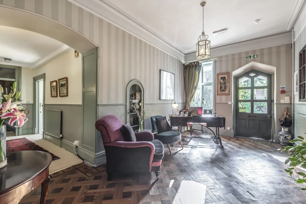 Milebrook House