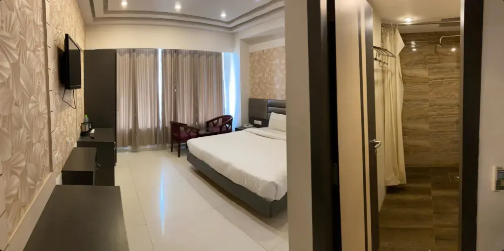 Banana Tree Hotel & Banquets