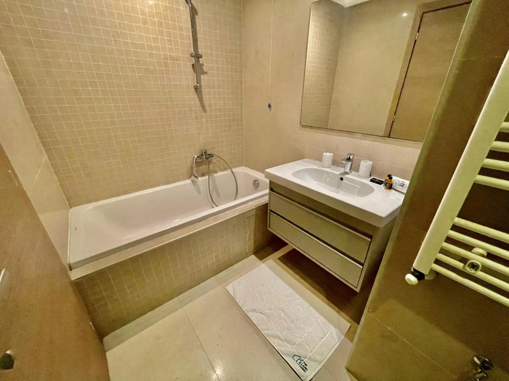 NEW Bright and Luxurious 2bds in Rd Malaga B10