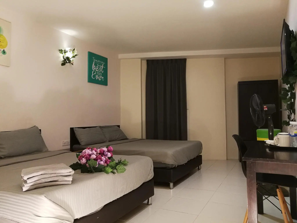 Live Com Hotel