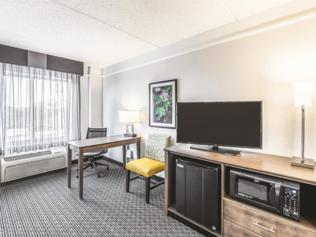 La Quinta by Wyndham Austin Airport